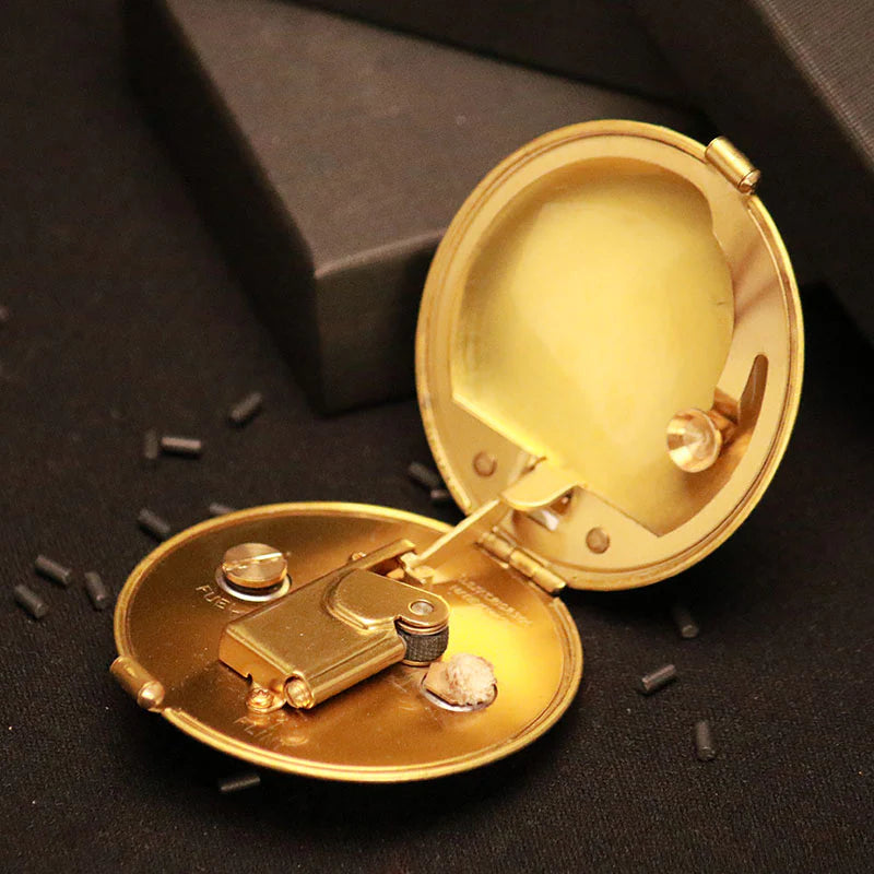 VINTAGE COMPACT LIGHTER